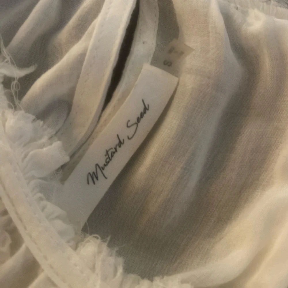 🌸 Mustard Seed White Halter Top Tie Neck Flowy Ruffle Size Small Boho - Picture 6 of 9